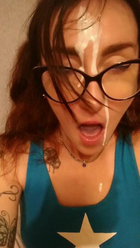 Leche en mi cara papi;)