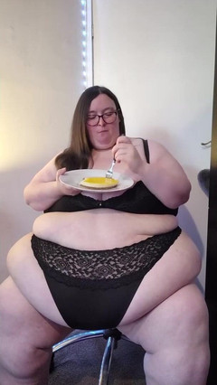 SSBBWLadyBrads: 早餐的芝士蛋糕为什么不