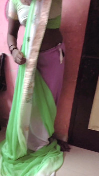 Desi tamilská děvka manželka Renu Bez podprsenky Blůza & No Kalhotky Saree Škádlení pro tajného milence! Indický sex