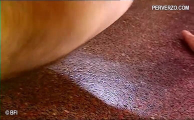 Slave Seks: Unui tip obraznic îi place să domine și să fie dominat de...
