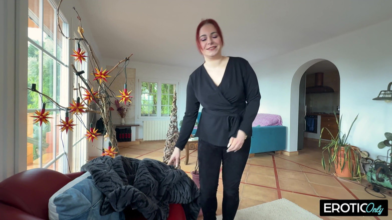 German bitch hunter: Milf alemana lo mima con los pies y luego se...