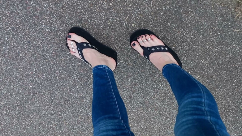 Heelex: I Cum on a Walk in Broad Daylight, Not Using...