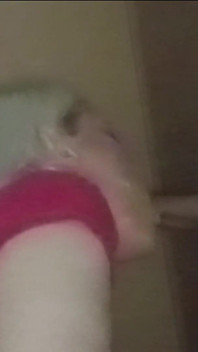 荣耀洞里的性感金发女郎