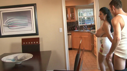 Big Boobs 6 Fucker: Bystiga MILF Mayhem 2