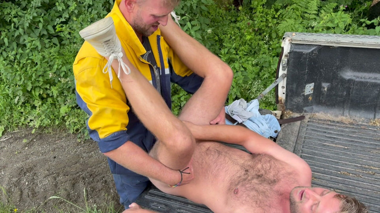 GlennandSonny: Sonny Takes Farmersams Dick