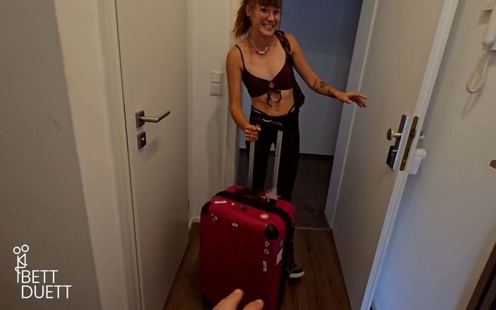 BettDuett: Sveltina nel corridoio dell'hotel!