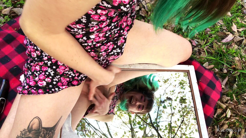 kactus kutie: Reflexionen, haariger busch, orgasmus im freien