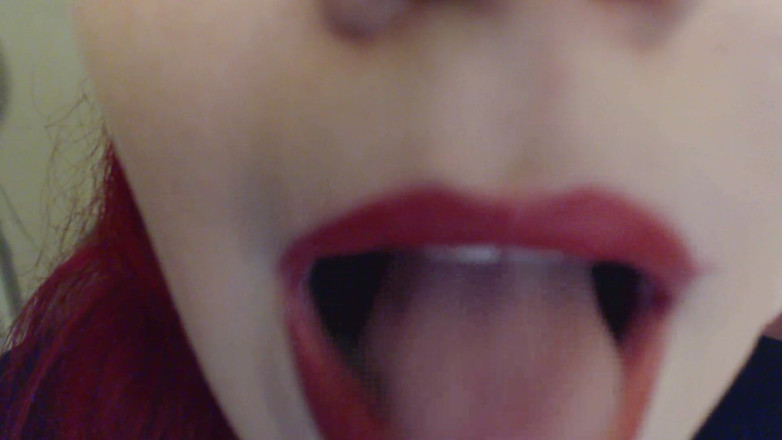 Scarlet Vixen: La lingua si riempie la gola e fa feticismo della...