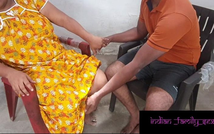 Indian IFS: Người mẹ nóng bỏng của bạn bè bắt gặp tôi...