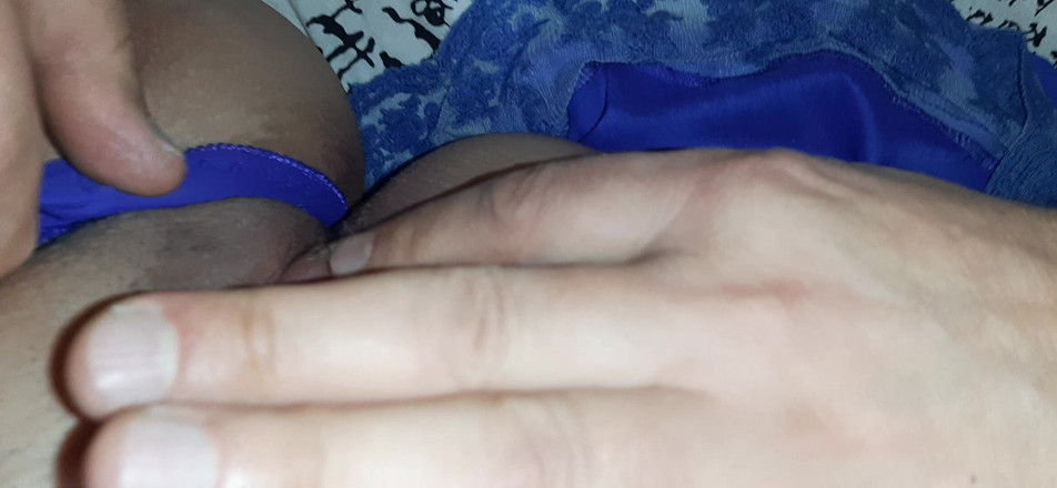 Vik_All: Üvey Anne Regina Yakında Amının Üvey Oğlunun Spermiyle Kaplanacağını Beklemiyordu.