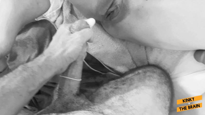 Kinky N the Brain: Cum să o faci o curvă pasionată de spermă 101