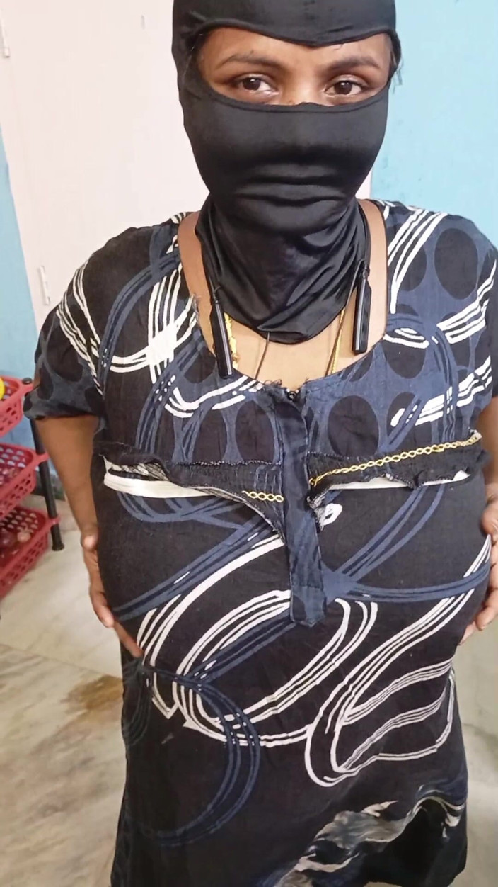 BeautyAnu: La tía lechosa tetona india