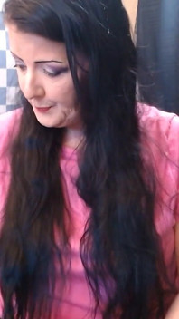 MiLF sbadiglia