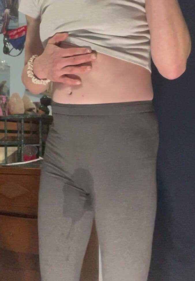 WhisperBay: Mojando mis pantalones