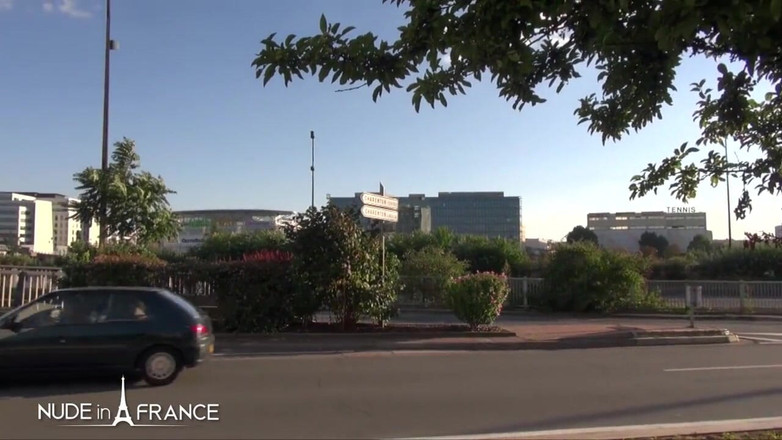 Nude in France: Phoebe, pulchna i cycata dziwka, dostaje w dupę