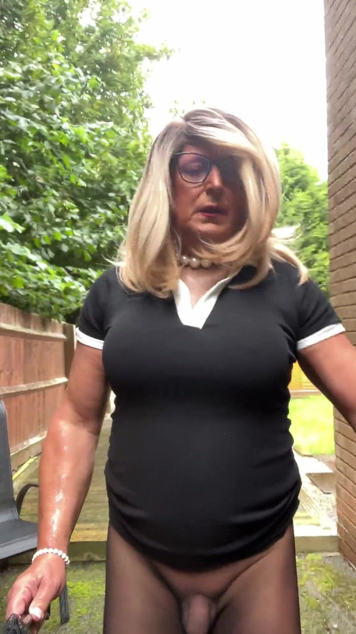 Kellycd2022: Crossdresser sexy Kellycd2022 în ciorapi negri fără cusăt