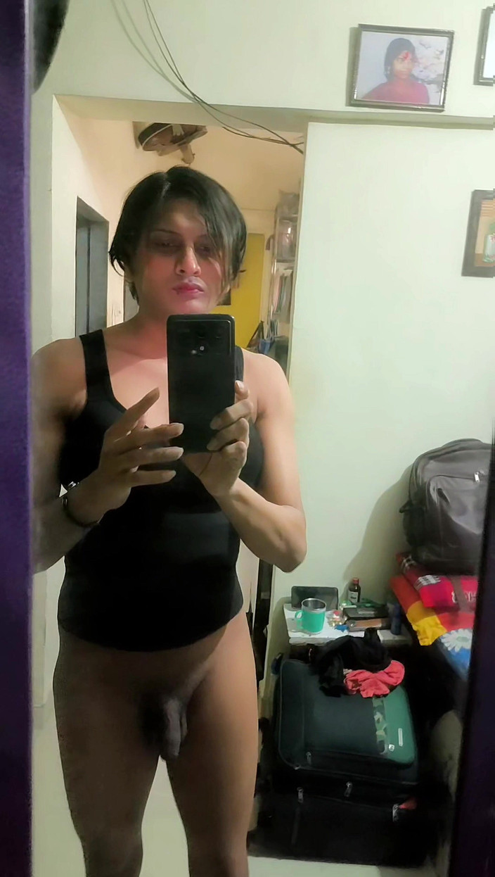 Zoyasazadai: Зоя Шезаді сьогодні виглядає як сукня з компакт-диска, тому що я дуже щаслива зараз