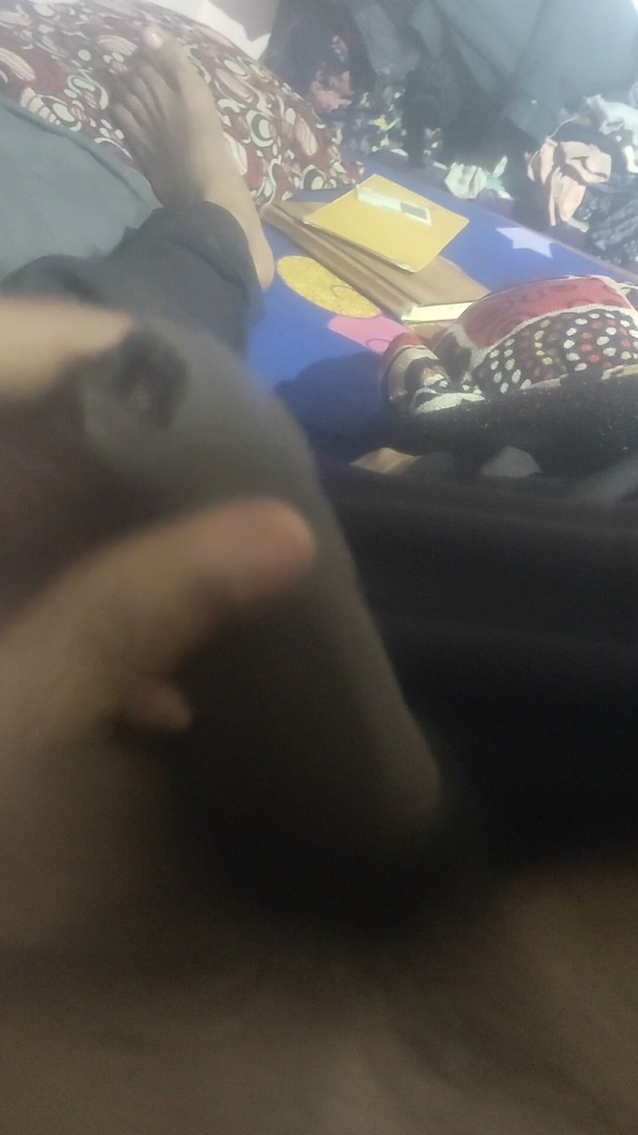 Gigolo Tv: Ada yang bisa memuaskan dahagaku?