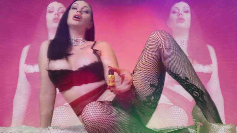 Goddess Misha Goldy: Нюхаю и кончаю с твоей заполненной членом задницей, как шлюха, которая ты есть (специальные эффекты добавлены)
