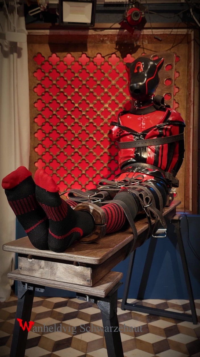 Wanheldvig: Slave Drone Tickling Session Silicone Suit, Socks &amp; Merciless Sole Play