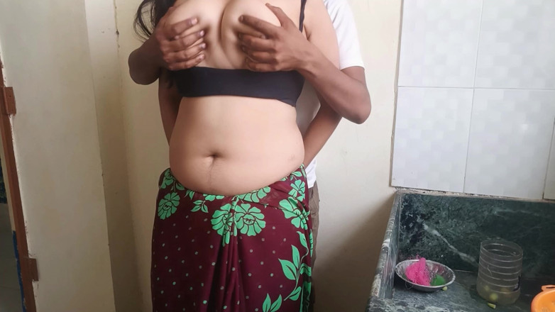 Yourdidipriya: 부엌에서 화난 마누라 따먹기 또는 팬티에 오줌 싸기