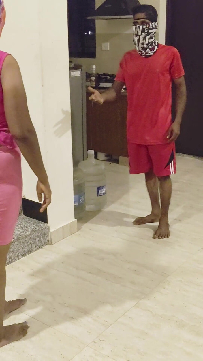 Thesana: phood dilivri boy hataash vidhva ko chodta hai