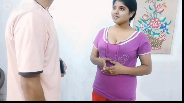 Desi Angel: Můj budoucí nevlastní tchán si dal podmínku, aby mě ošukal...