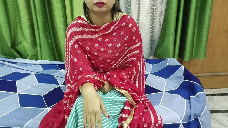 Saarabhabhi6: インドの継父は、ヒンディー語で非常に継娘の子宮に彼の陰茎を突き刺しました