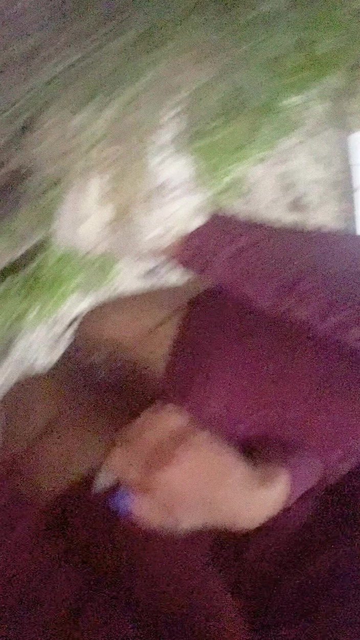 LadyAna: Je fais pipi ici