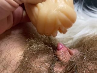Cute Blonde 666: Riesige erigierte klitoris fickt vagina tief in großem orgasmus
