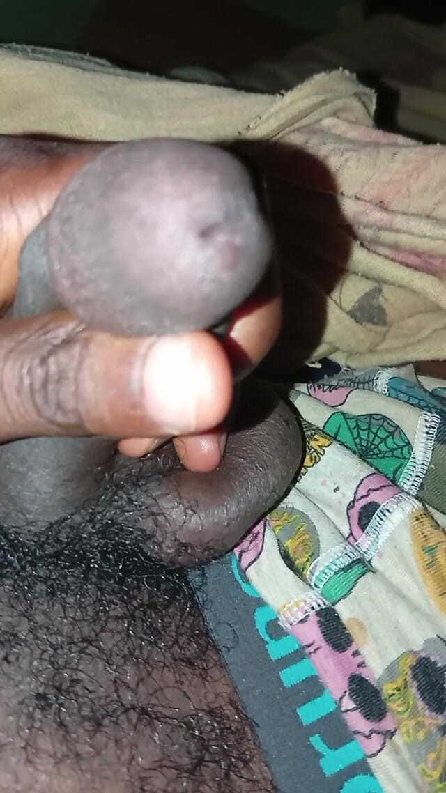 Badman4606: No aguantaba su semen cremoso.