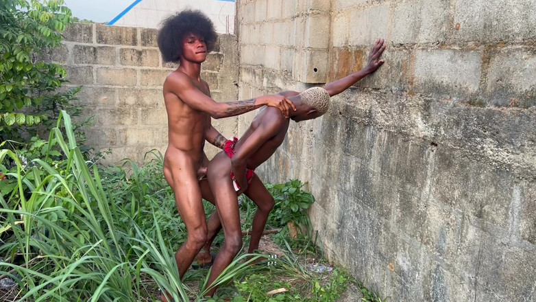 Baddestboyx: Femboy bad en twinkpojke att knulla honom