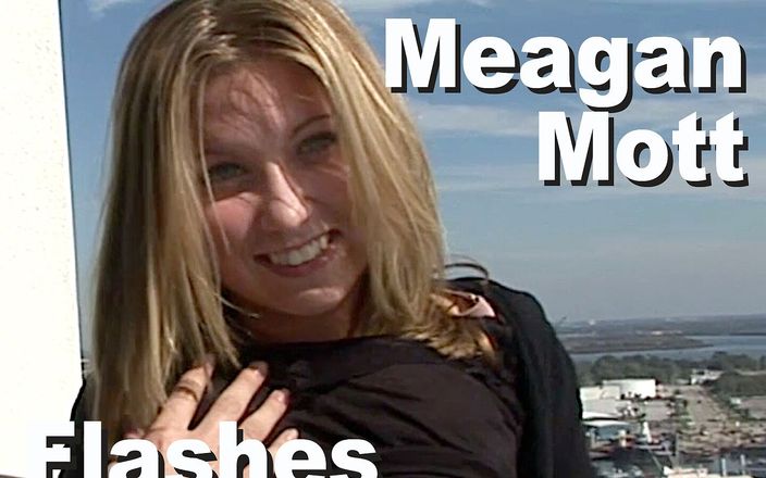 Edge Interactive Publishing: Meagan Mott स्तन चमकाती है और स्ट्रिंग
