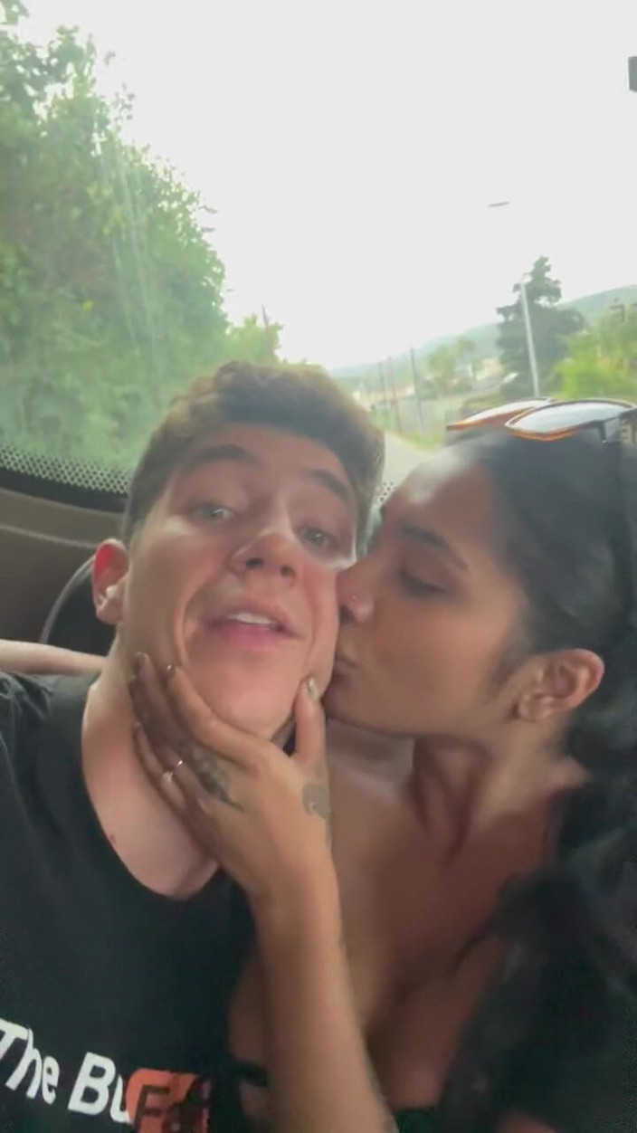 Yasmina and Brady: Soția mea îmi face o felație uimitoare în autobuz - Yasmina Khan