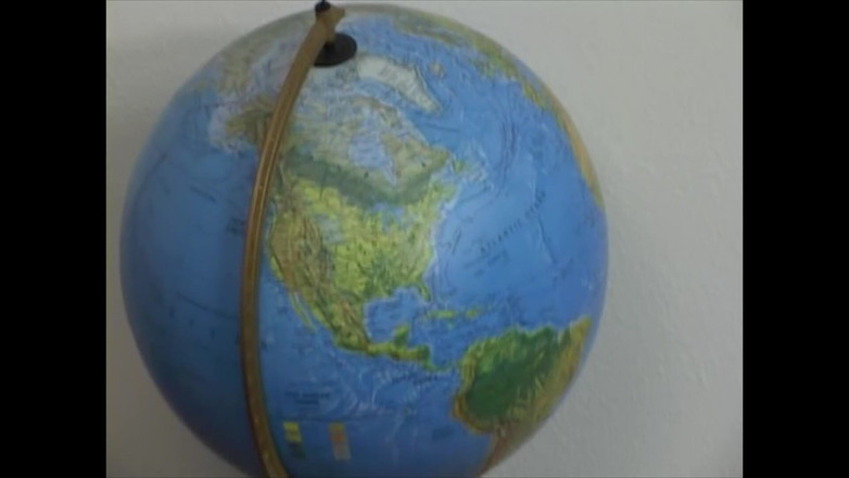 Erotic Planet X: Cewek hot ini lagi asik nyepong kontolku dan bertukar sperma...