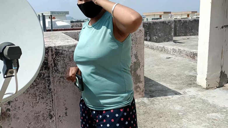 Yourdidipriya: Bhabhiは屋上で犯さながら、皿テレビを修理