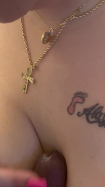 LeanBbc4u: Madrastra dándome las tetas follando