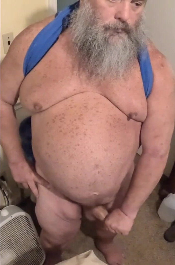 GeneWadexxx: Зрілий тато ведмідь збуджений
