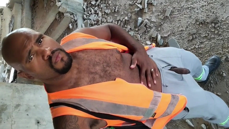 TheBlacKHunterr: Dopo il lavoro mi sono fermato in cantiere per sborrare