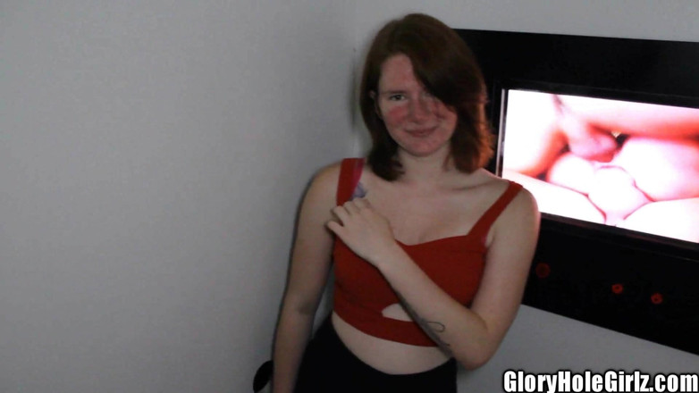Glory Hole Girlz: Teen acne gloryhole fica dalla faccia rossa sborrata e ingoia...