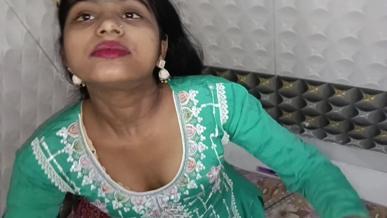 LateralChain349: สาวแขก Salwar สีเขียวตัวจริงเย็ดจัดหนักกับน้ําเงี่ยนไหลเยิ้ม - ถ่ายเอง