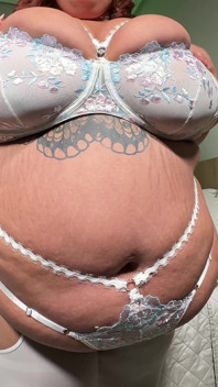 Super große bBW-engel reitet zum nervenkitzel