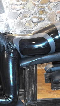 Vastpinnen in de Dungeon, deel 2 - Alex Latex