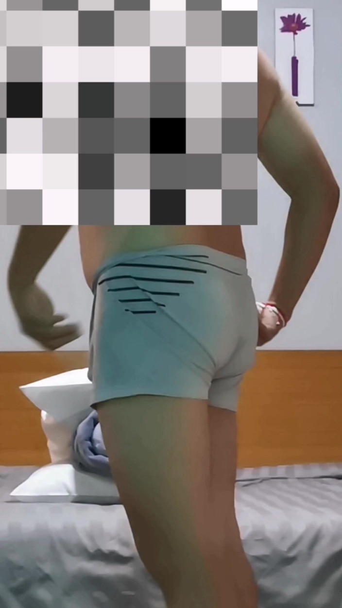 Milky Tata: Tombul genç kız otel yatağında havluyla sikişiyor