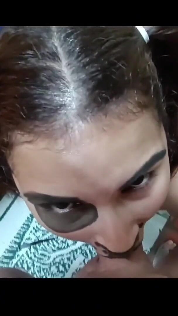 Scarletttejones: I'm a Good Pet and I Like to Show It