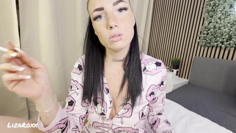 LizaRoxx: Merokok Semasa Bercinta - Dengan Cumshot Lemak Di Pantat