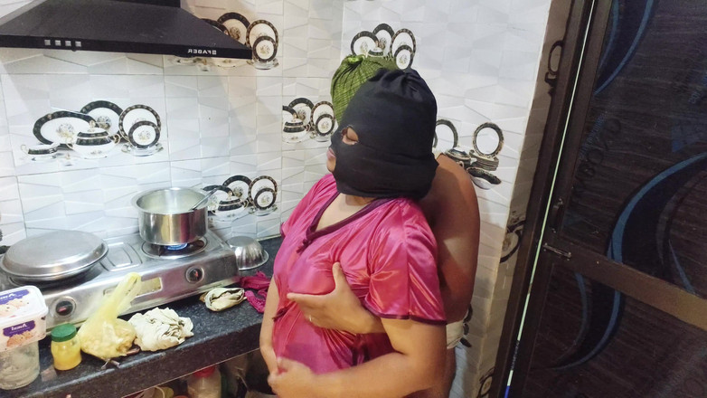 Hotty Mona: Fodendo Indiana