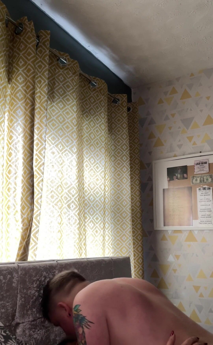 Filthy British Couple: Ayah ngentot memekku pakai memekku sampai dia crot!