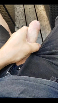 Who likes outside wank?