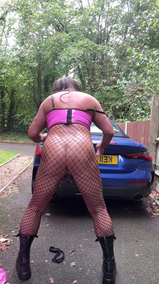 Kellycd2022: Sexy transvestiert kellycd2022 in rosa pvc-Outfit und schwarzen netzstrümpfen